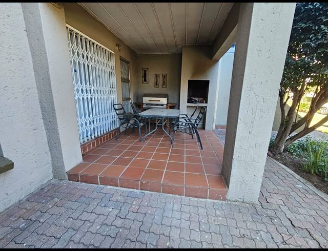 3 BEDROOM FLAT TO LET IN VAALPARK